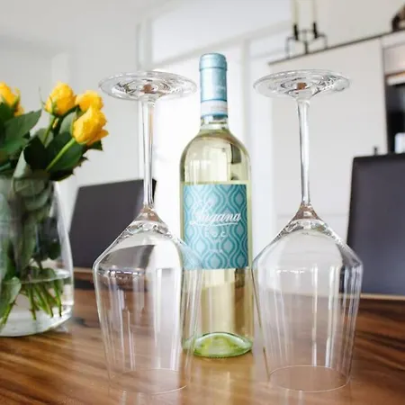 Luxurioeses Neubau-apartment Mit E-lade Parkplatz *