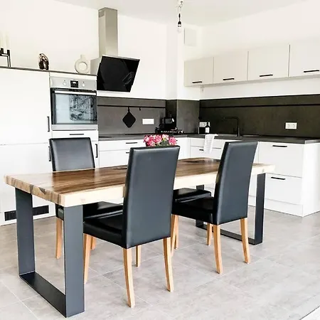 Luxurioeses Neubau-apartment Mit E-lade Parkplatz شقة كارلسروه